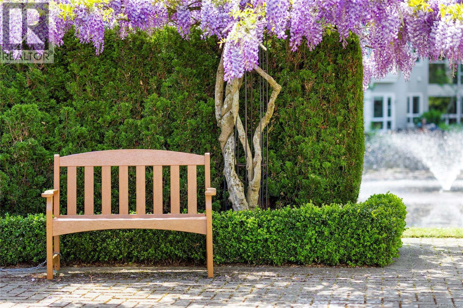 307 5620 Edgewater Lane, Nanaimo