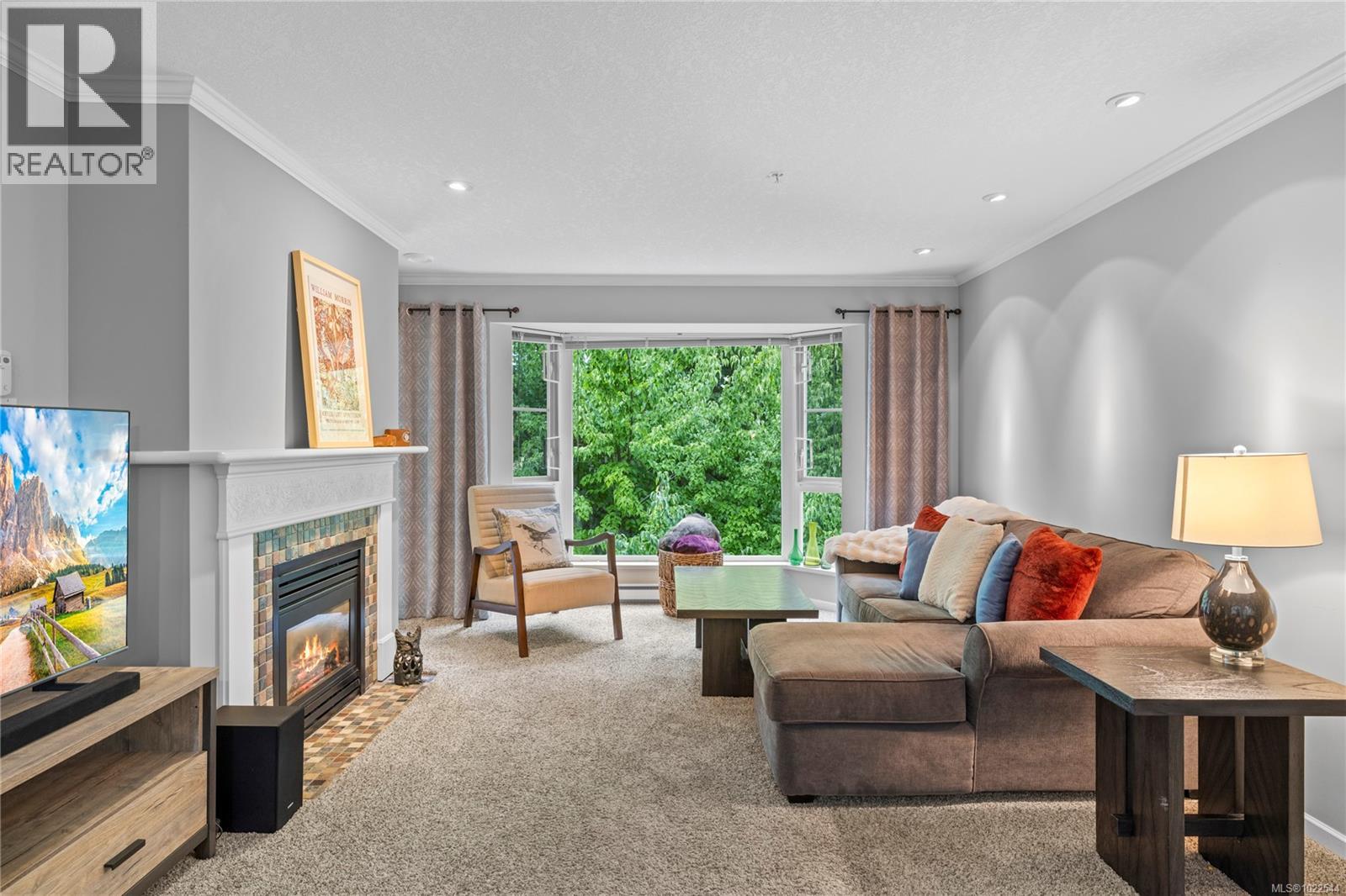 307 5620 Edgewater Lane, Nanaimo