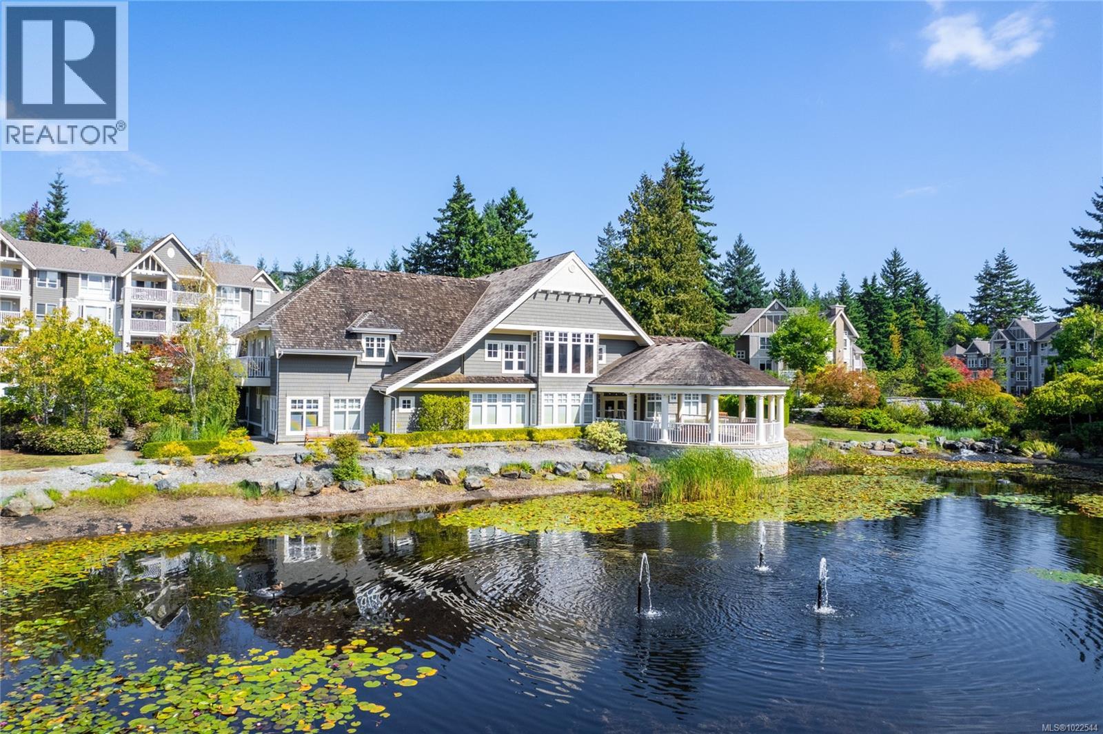 307 5620 Edgewater Lane, Nanaimo