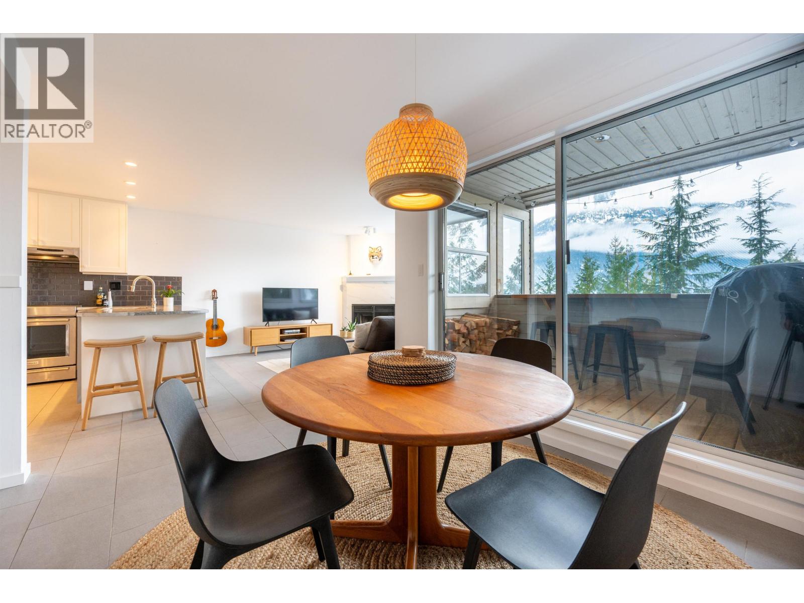 14 2240 GONDOLA WAY, Whistler
