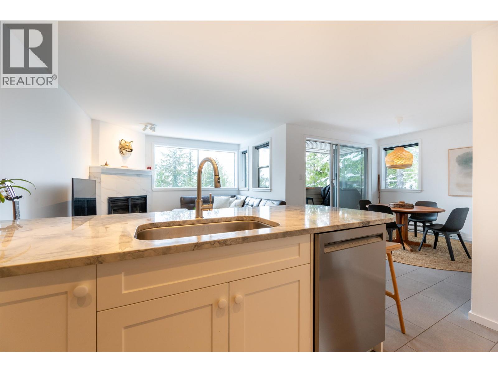 14 2240 GONDOLA WAY, Whistler