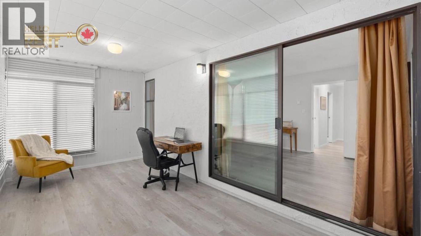 19 220 E 4TH, North Vancouver