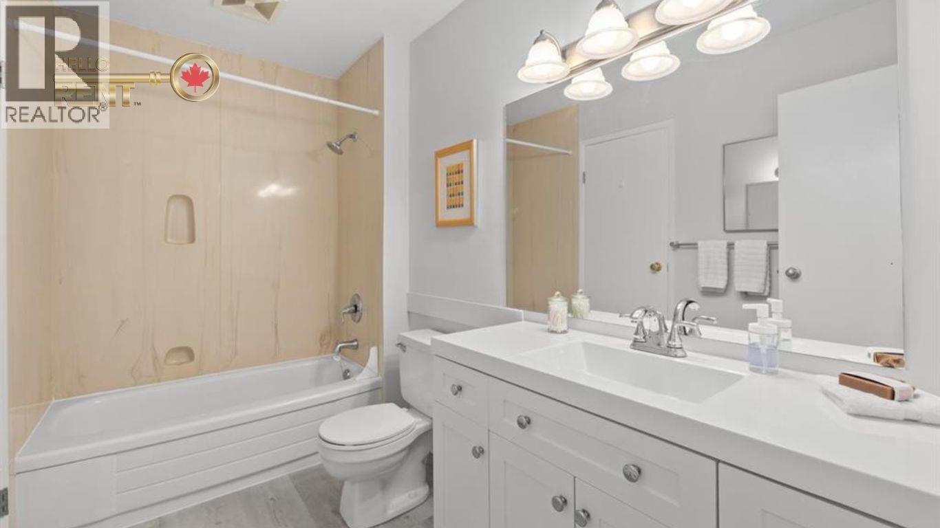 19 220 E 4TH, North Vancouver