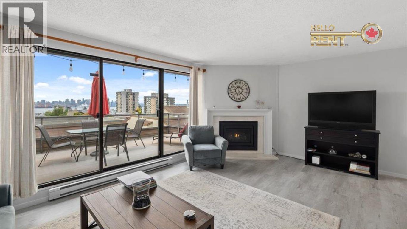 19 220 E 4TH, North Vancouver