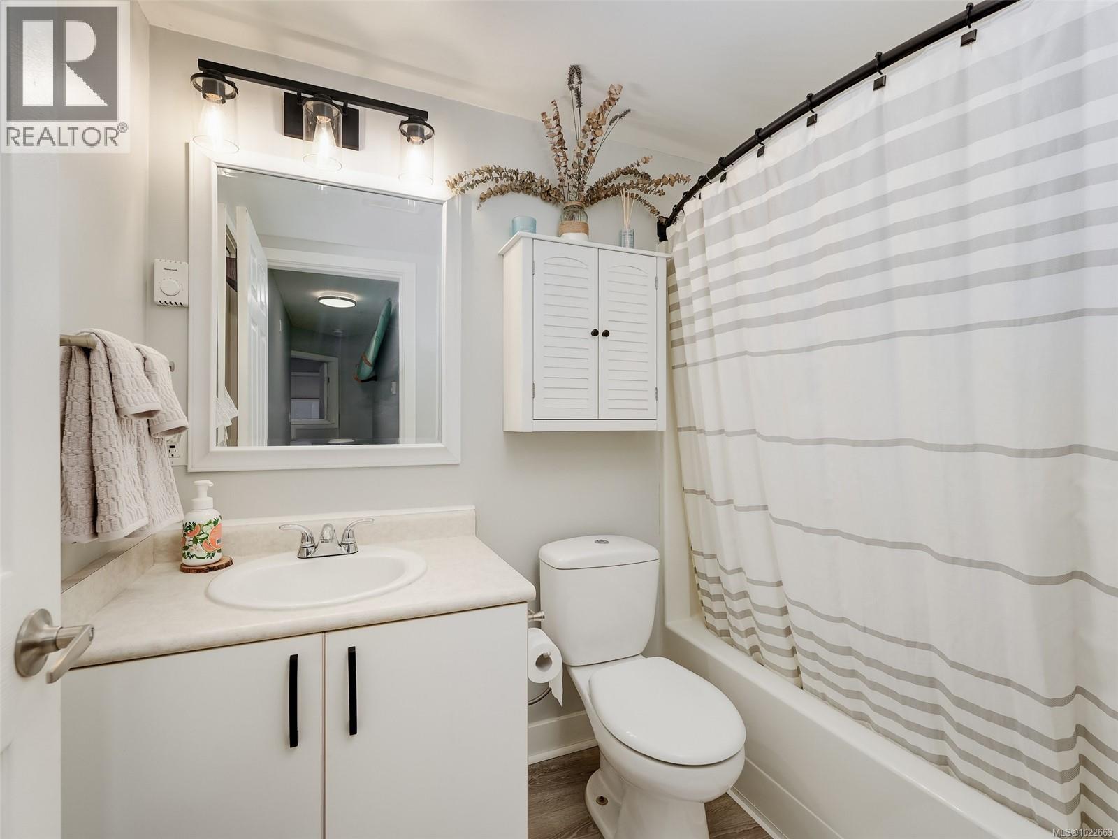 106 873 Esquimalt Rd, Esquimalt