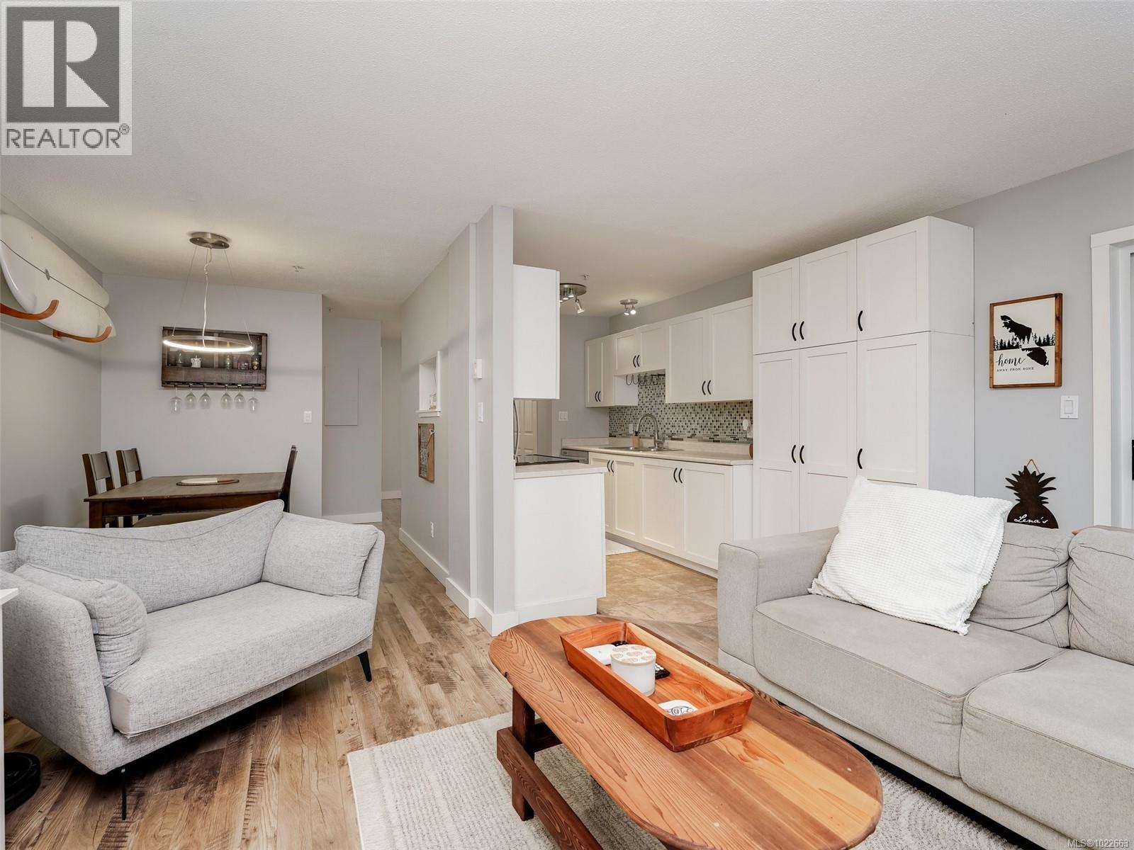 106 873 Esquimalt Rd, Esquimalt