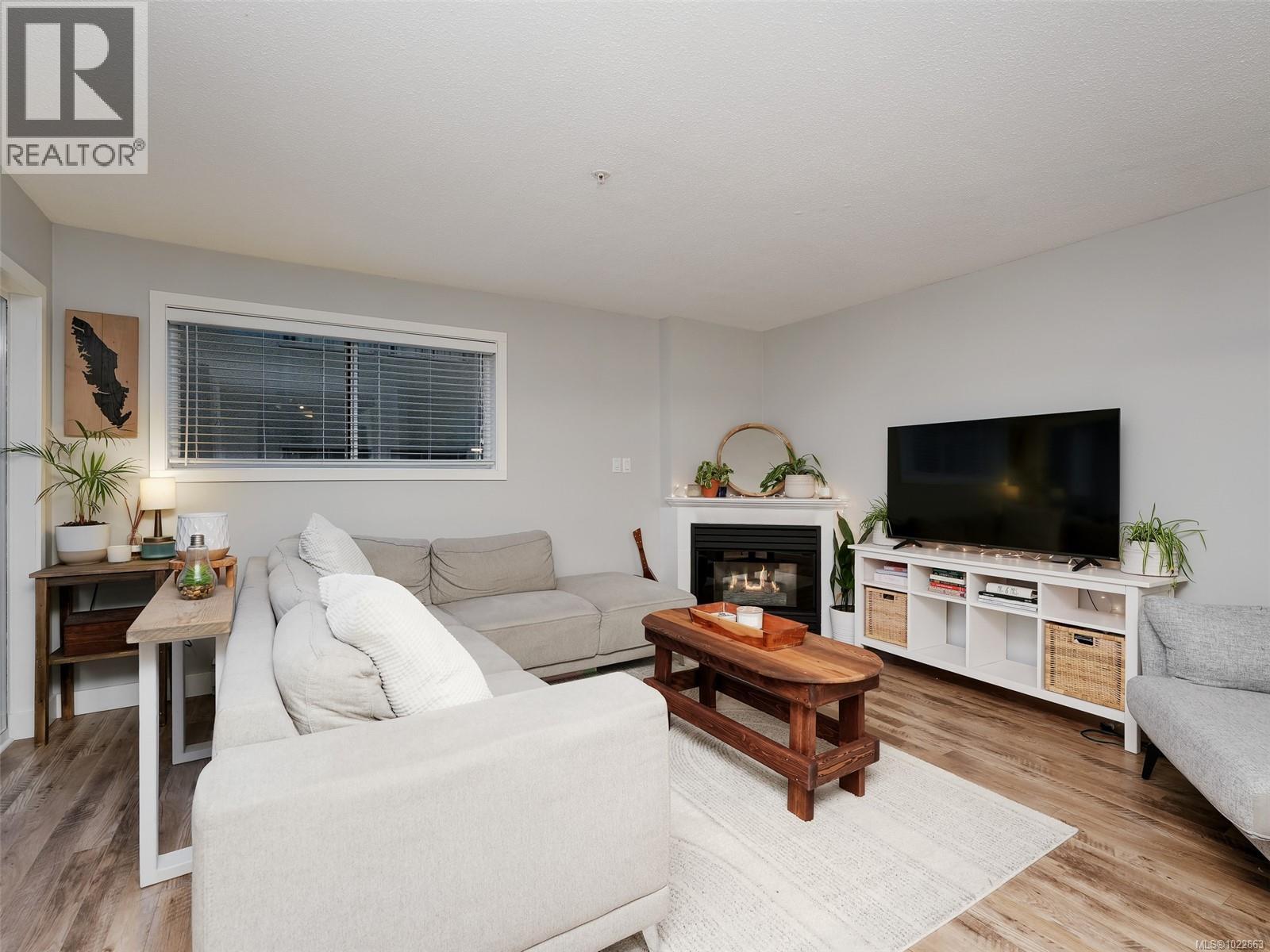 106 873 Esquimalt Rd, Esquimalt