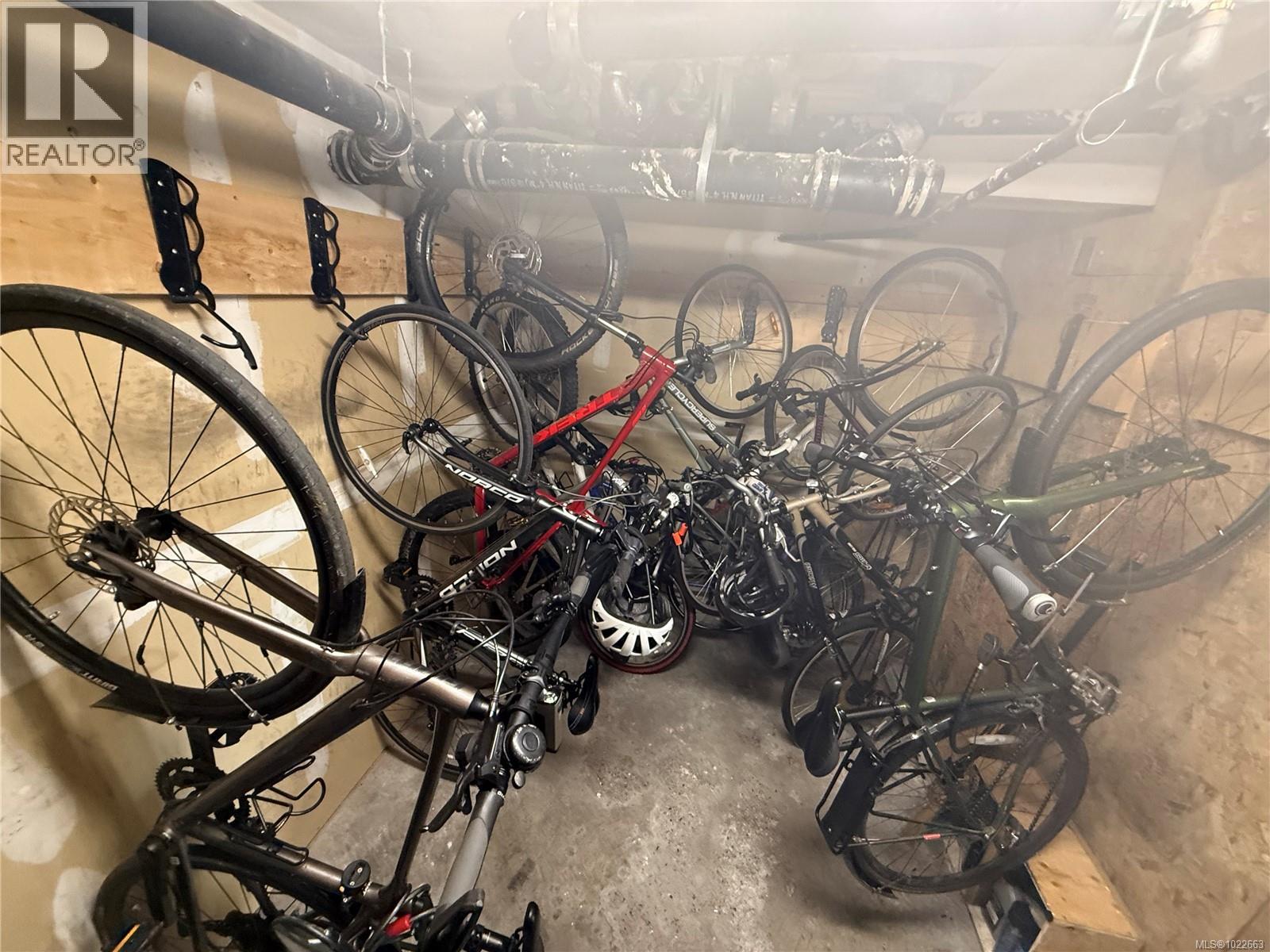 106 873 Esquimalt Rd, Esquimalt