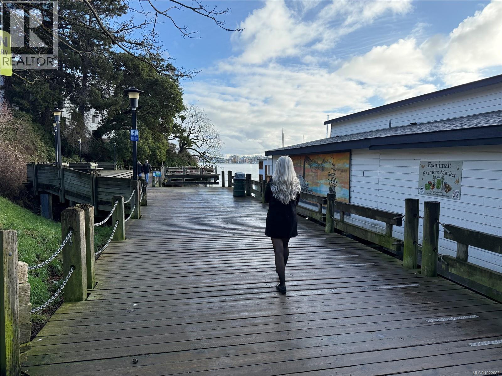 106 873 Esquimalt Rd, Esquimalt