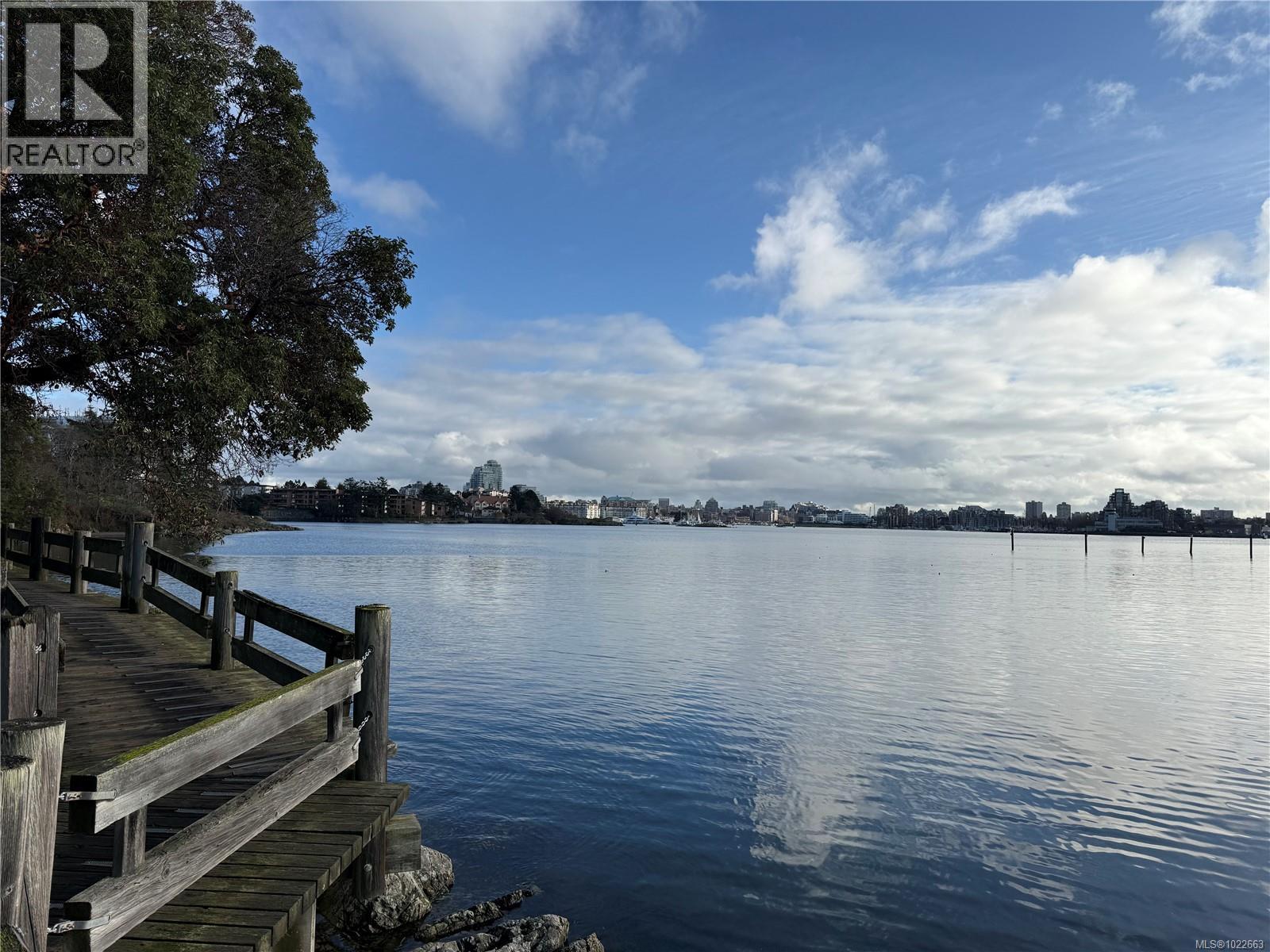 106 873 Esquimalt Rd, Esquimalt