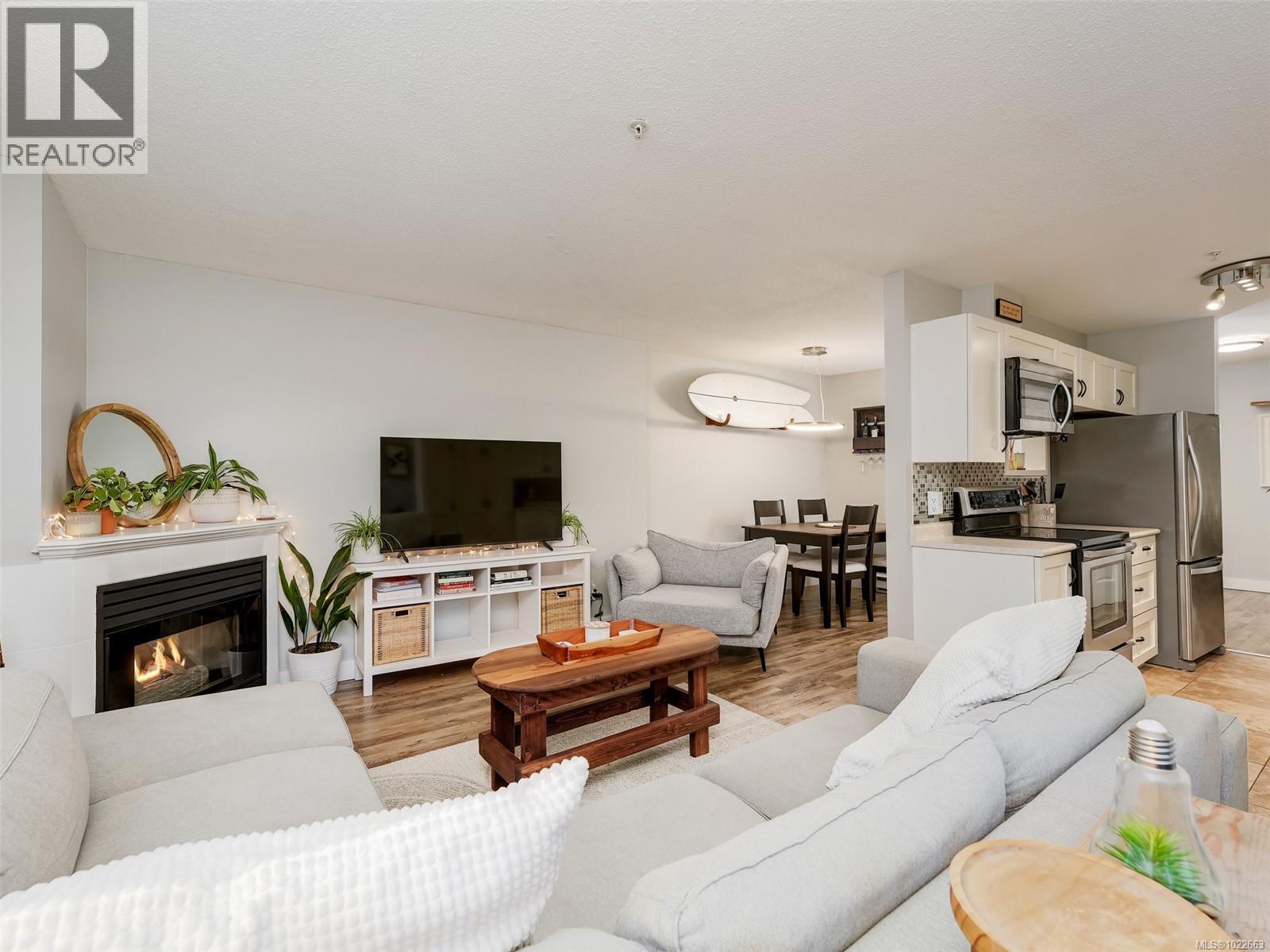 106 873 Esquimalt Rd, Esquimalt