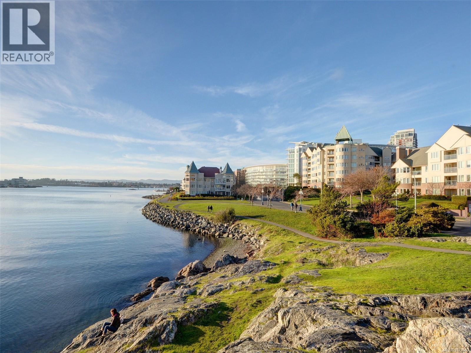 106 873 Esquimalt Rd, Esquimalt