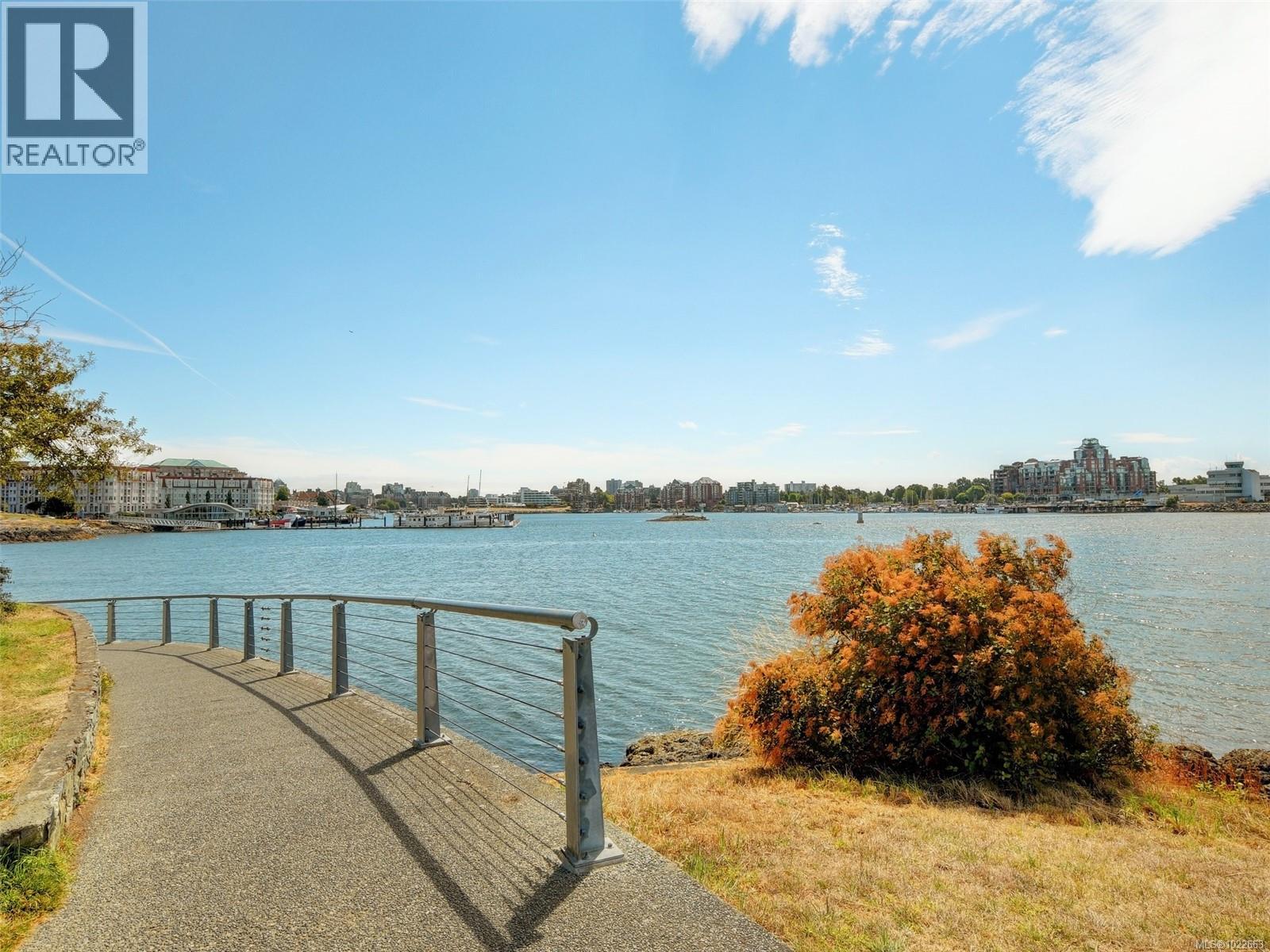 106 873 Esquimalt Rd, Esquimalt