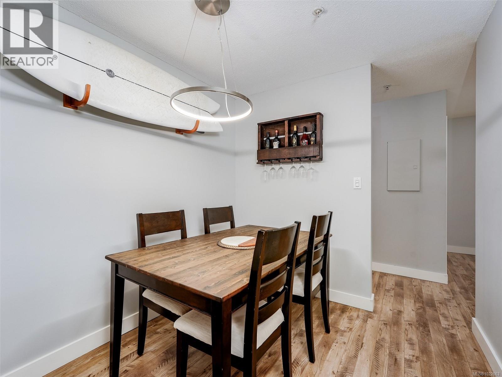 106 873 Esquimalt Rd, Esquimalt