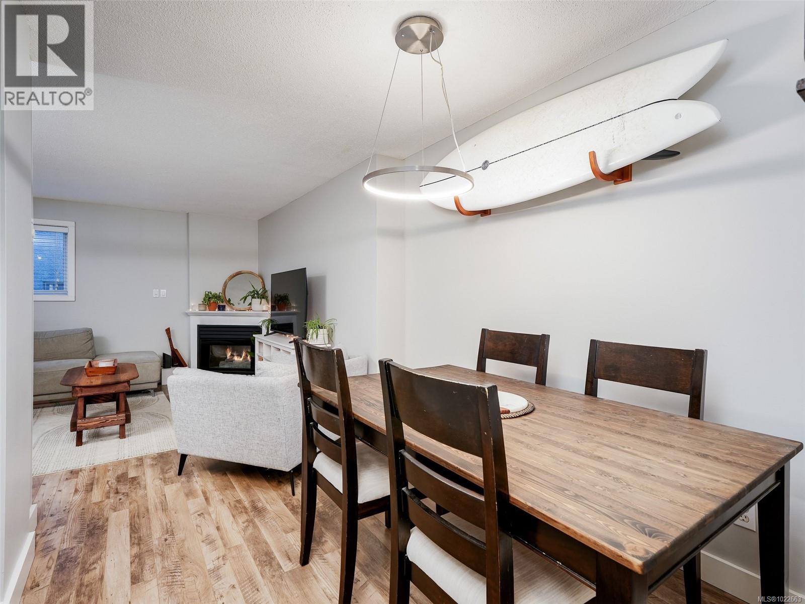 106 873 Esquimalt Rd, Esquimalt