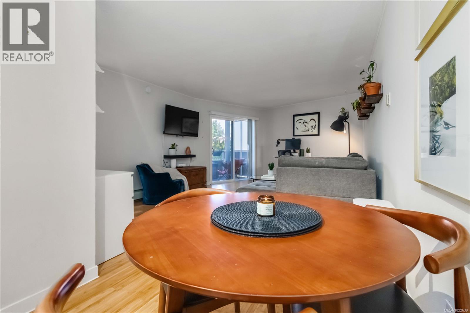 236 2930 Washington Ave, Victoria