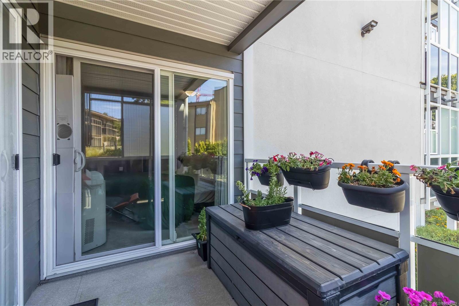 236 2930 Washington Ave, Victoria