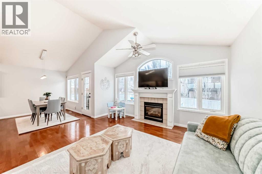 Single Family House Bi-level for Sale in  Signal Hill Drive SW Signal Hill Calgary 