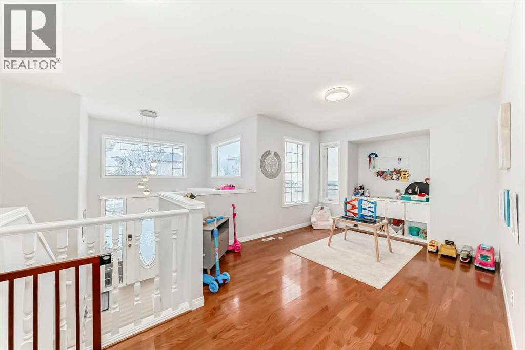 Single Family House Bi-level for Sale in  Signal Hill Drive SW Signal Hill Calgary 