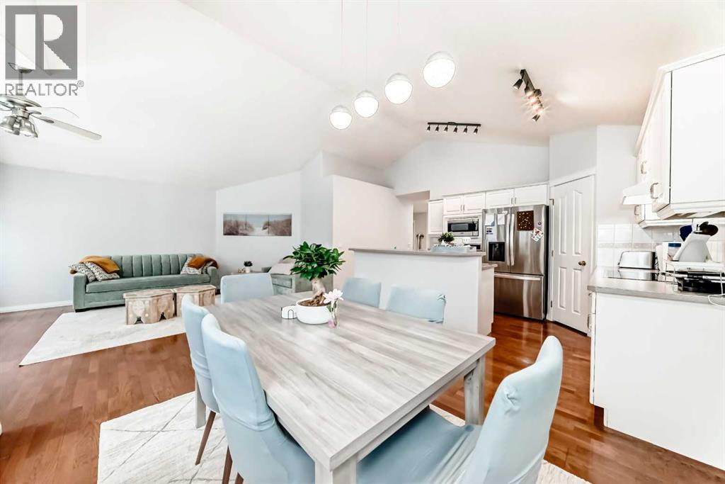 Single Family House Bi-level for Sale in  Signal Hill Drive SW Signal Hill Calgary 