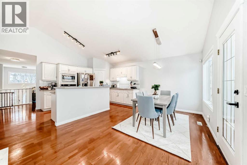 Single Family House Bi-level for Sale in  Signal Hill Drive SW Signal Hill Calgary 