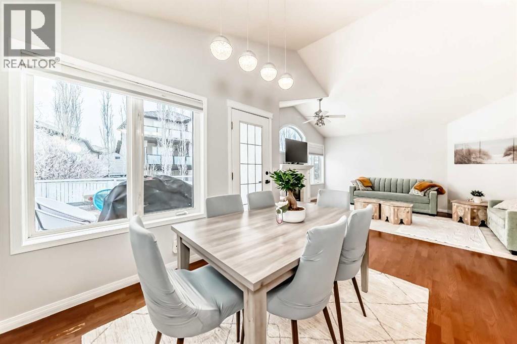 Single Family House Bi-level for Sale in  Signal Hill Drive SW Signal Hill Calgary 