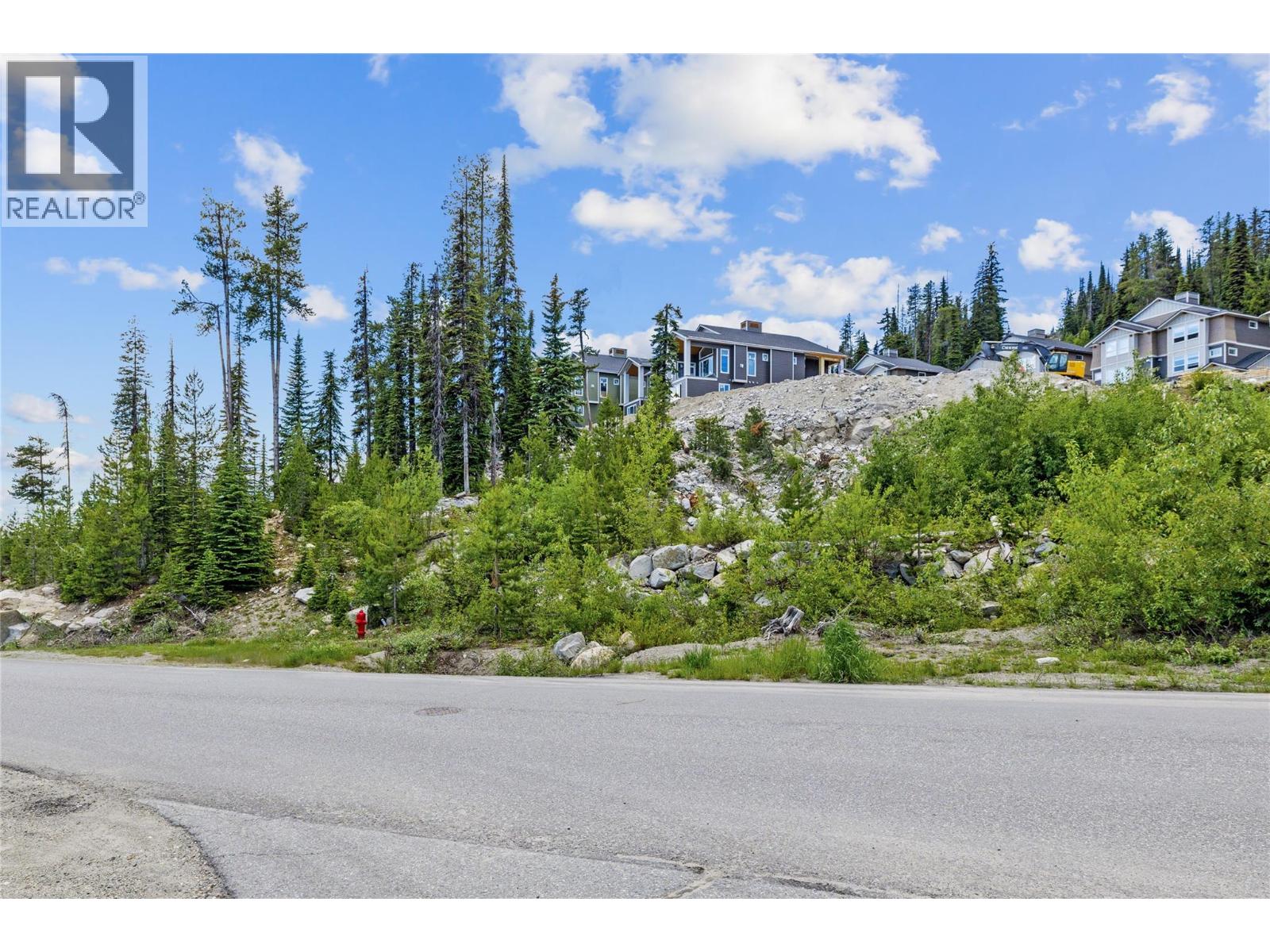 5850 Snow Pines Way, Big White