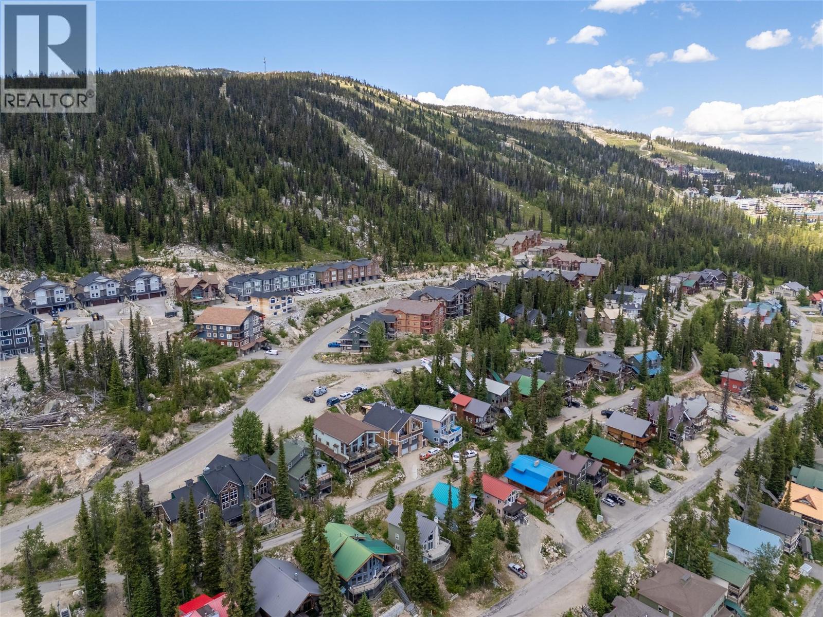 5850 Snow Pines Way, Big White