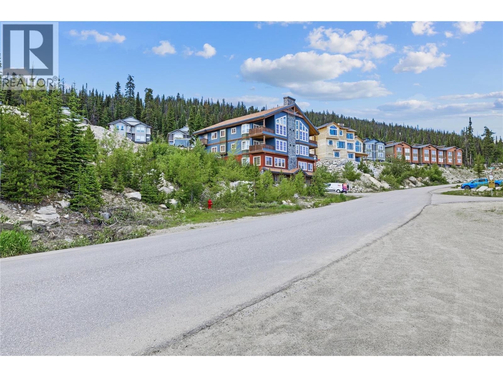 5850 Snow Pines Way, Big White