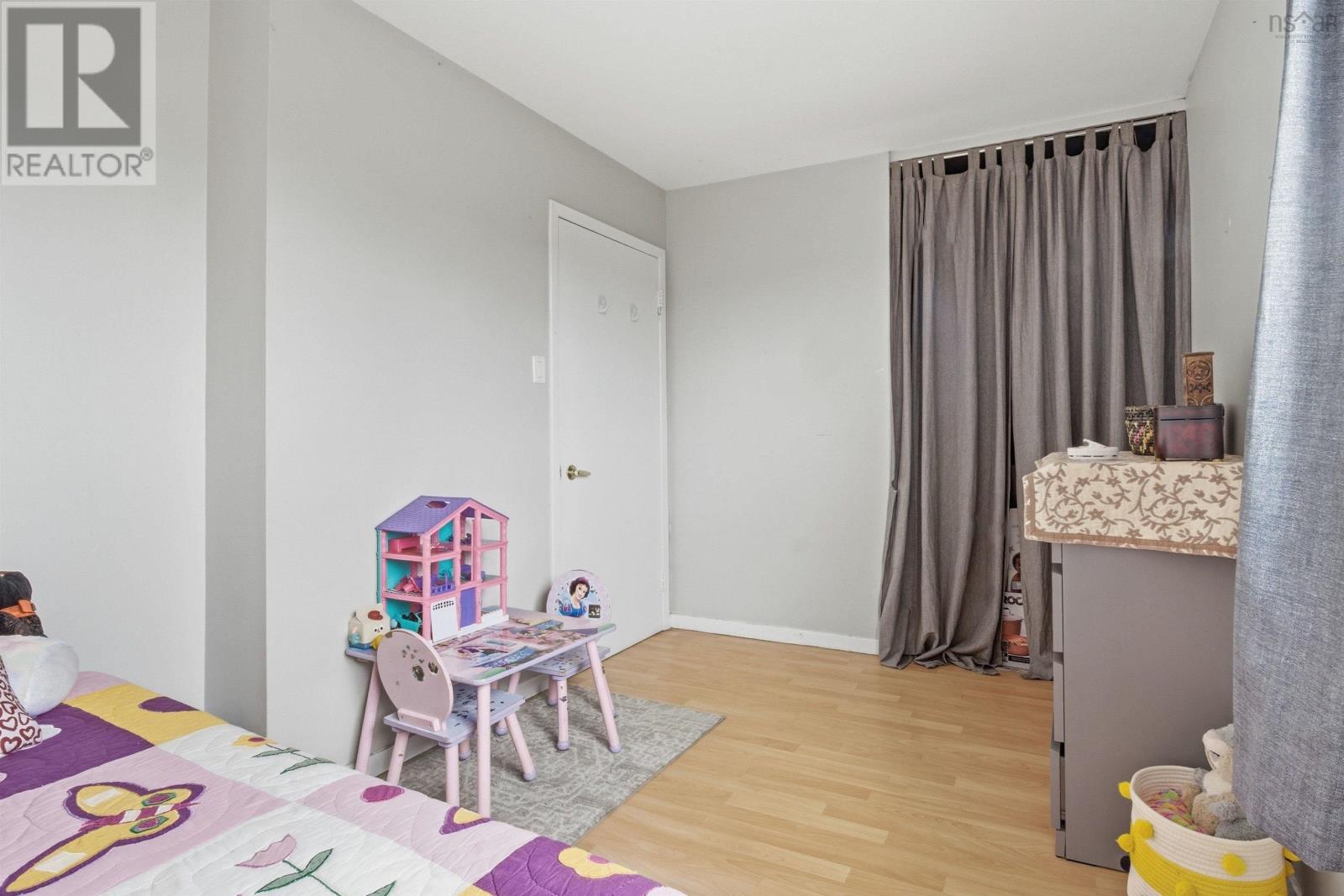 Property 22 of 41 of 50 Amaranth Crescent