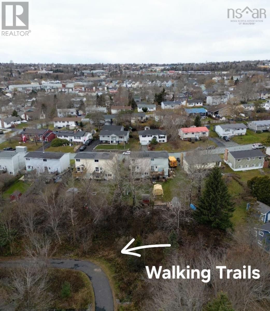 Property 38 of 41 of 50 Amaranth Crescent