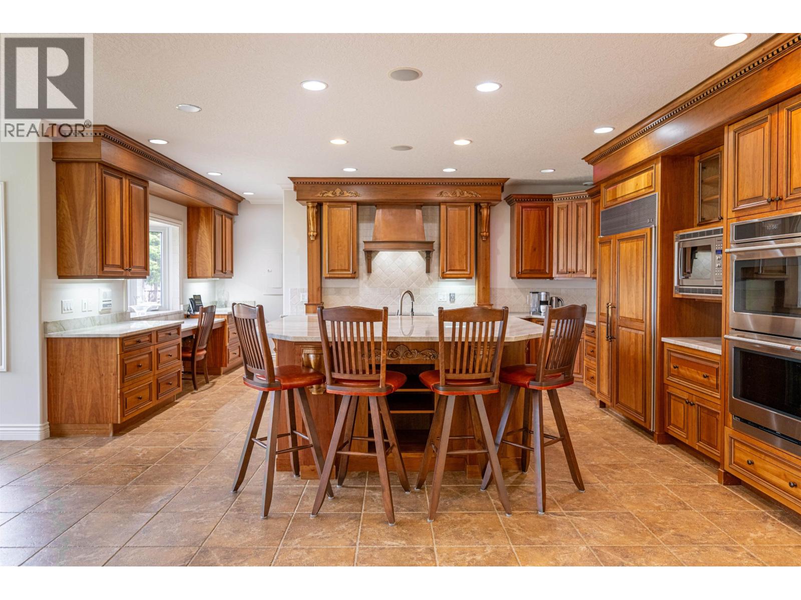 7003 VALLEYVIEW DRIVE - 10