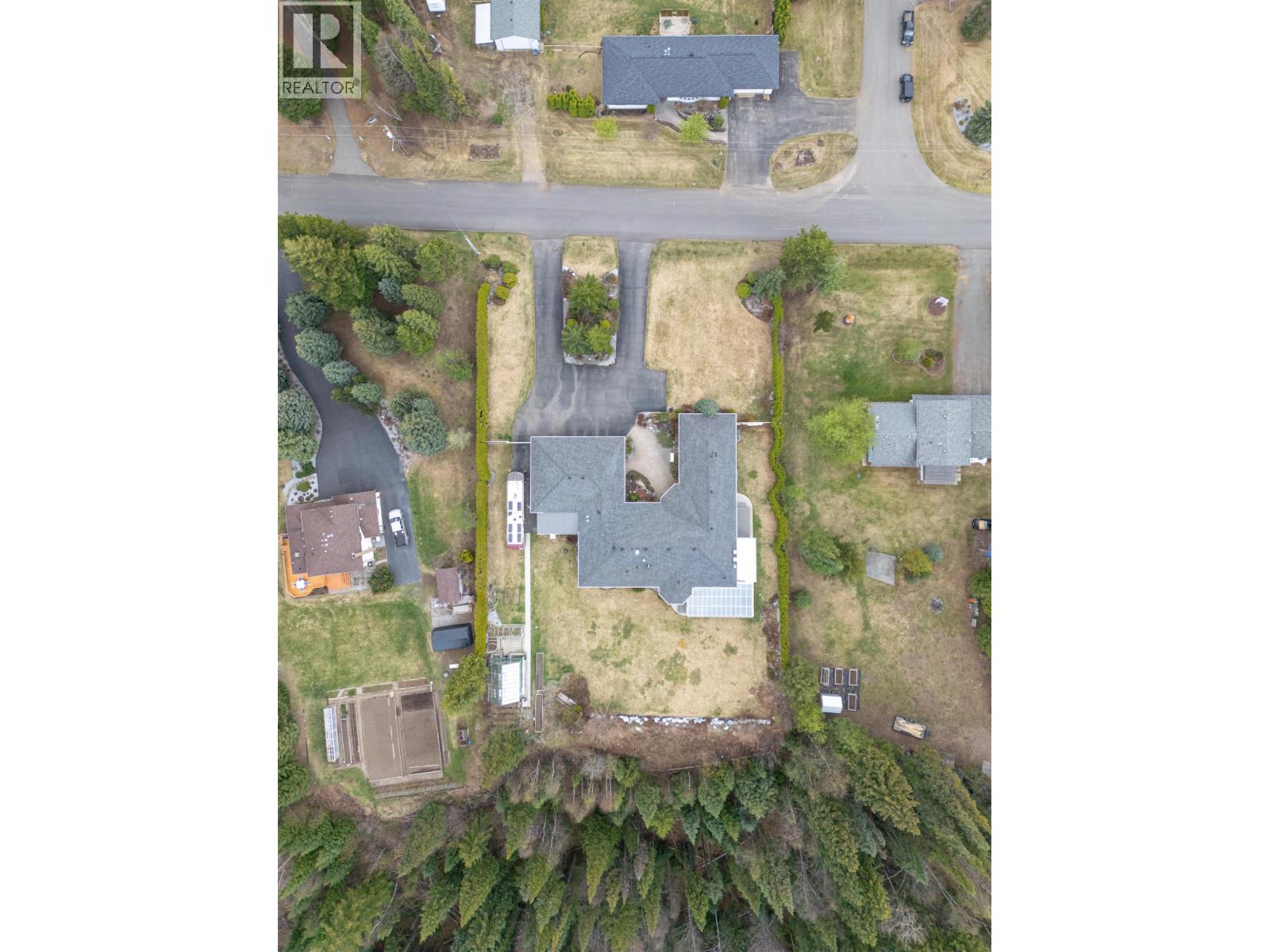 7003 VALLEYVIEW DRIVE - 39