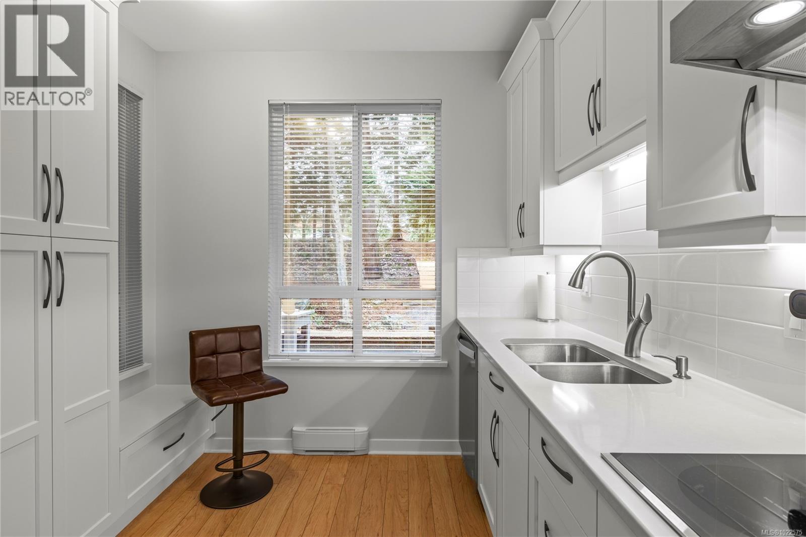 104 5685 Edgewater Lane, Nanaimo