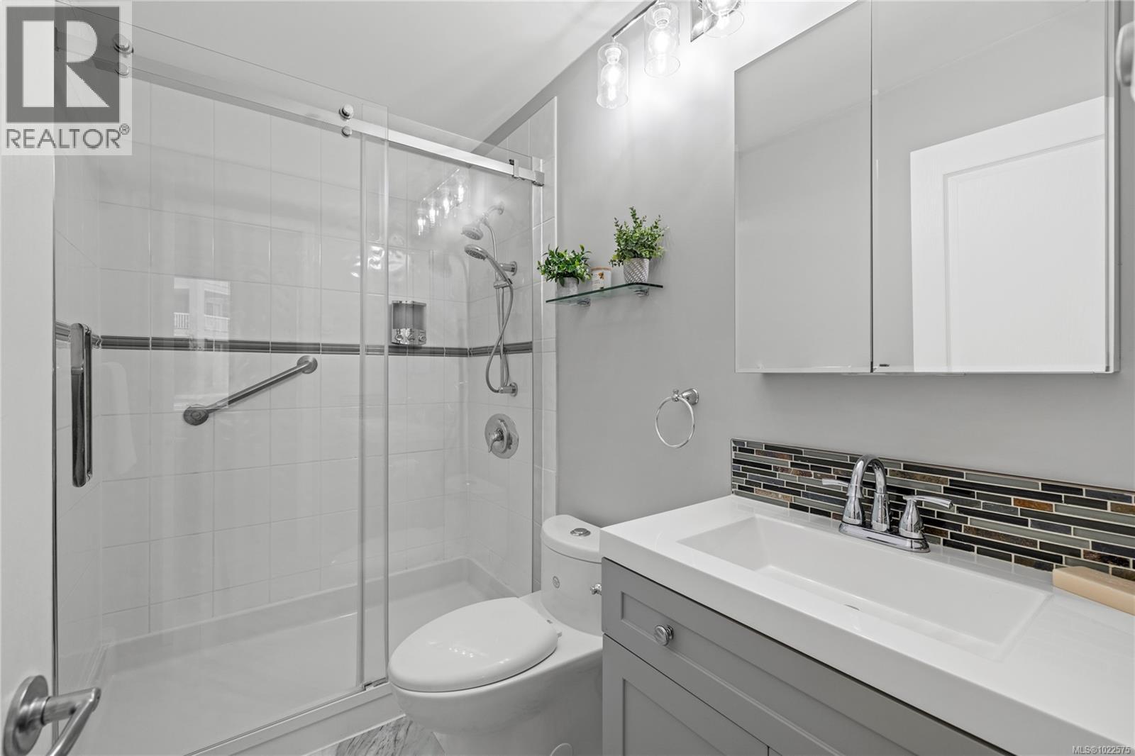 104 5685 Edgewater Lane, Nanaimo