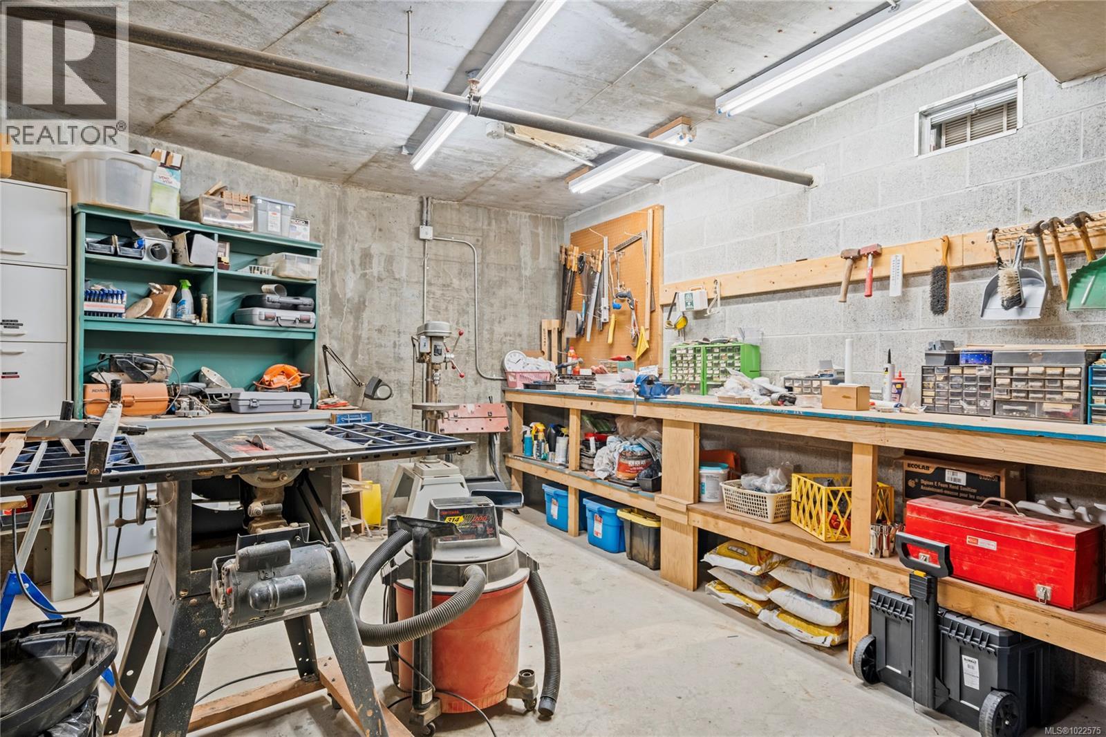 104 5685 Edgewater Lane, Nanaimo