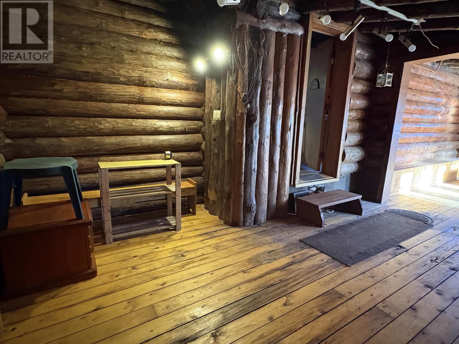 Property 22 of 30 of 1543 Montreal Road