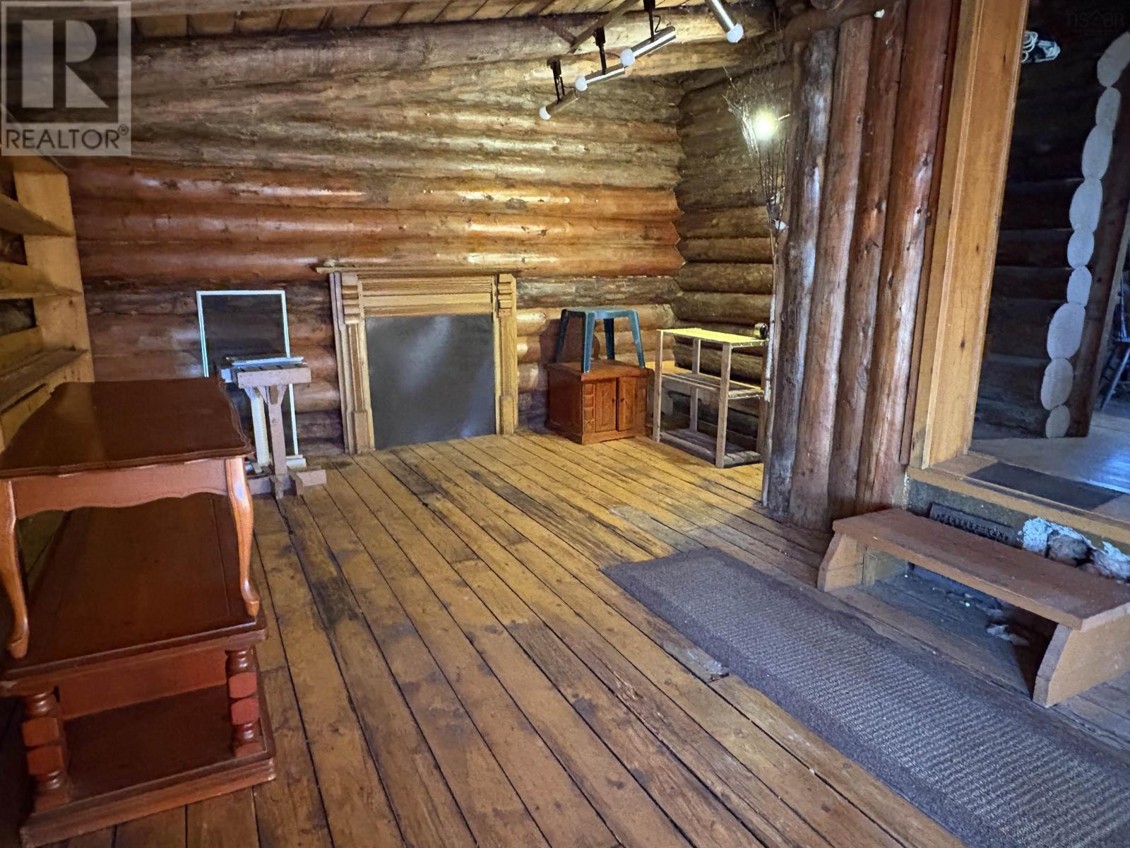 Property 12 of 30 of 1543 Montreal Road