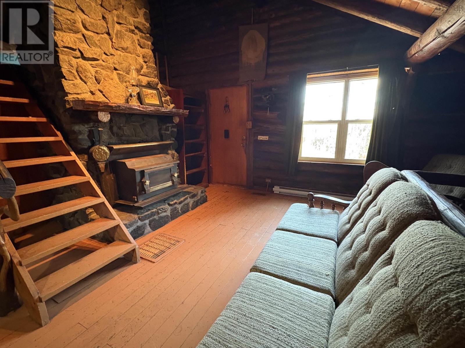 Property 14 of 30 of 1543 Montreal Road