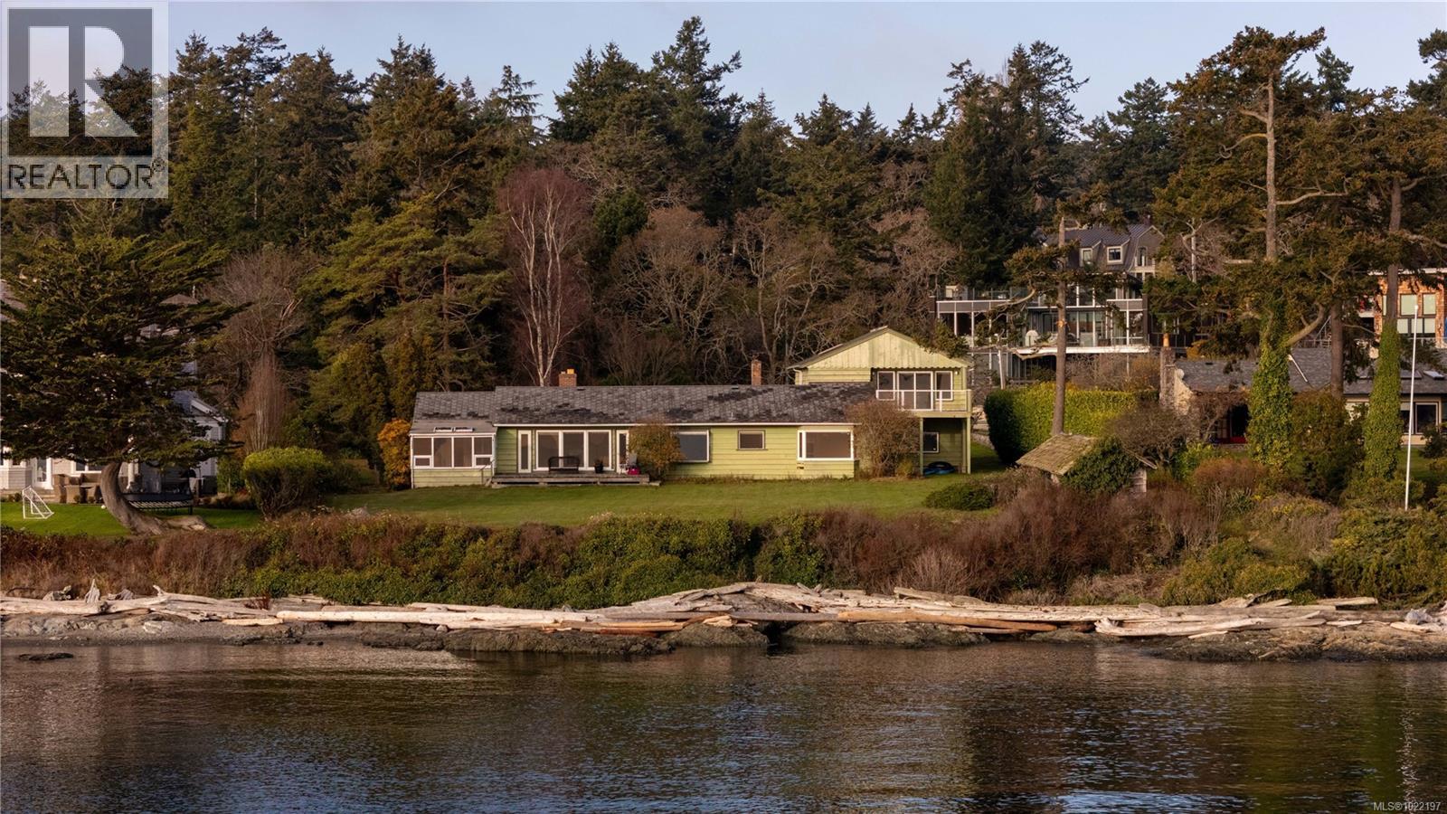  3901 Tudor Avenue, Saanich