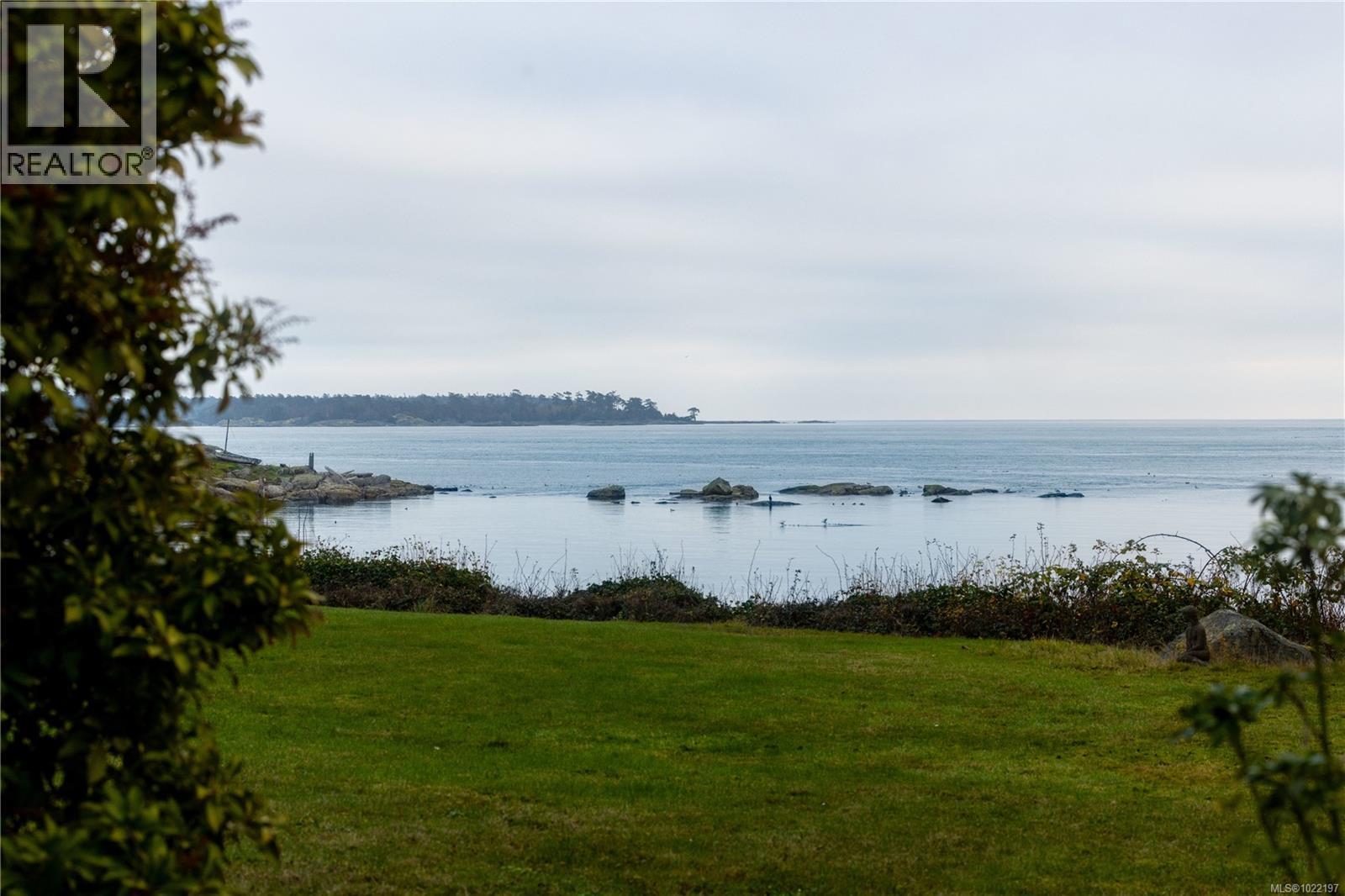  3901 Tudor Avenue, Saanich