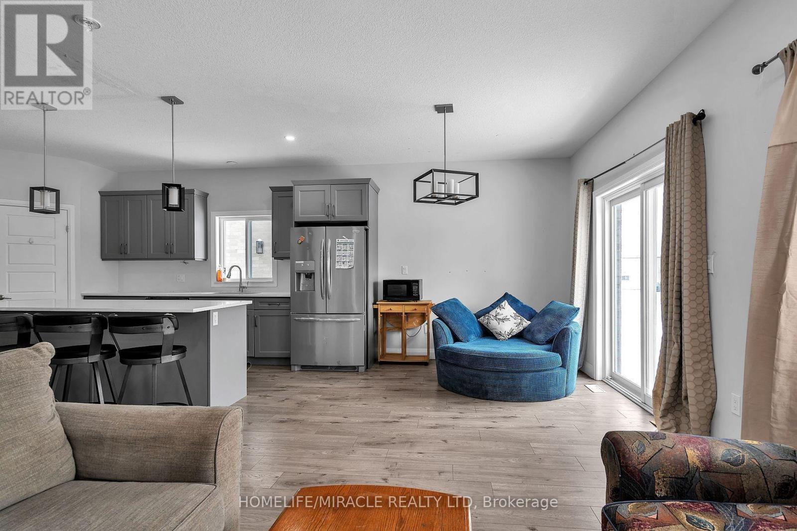 121 MARCONI COURT - 22