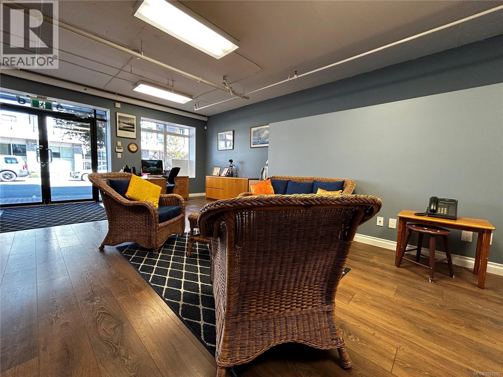 101 9776 Fourth Street, Sidney