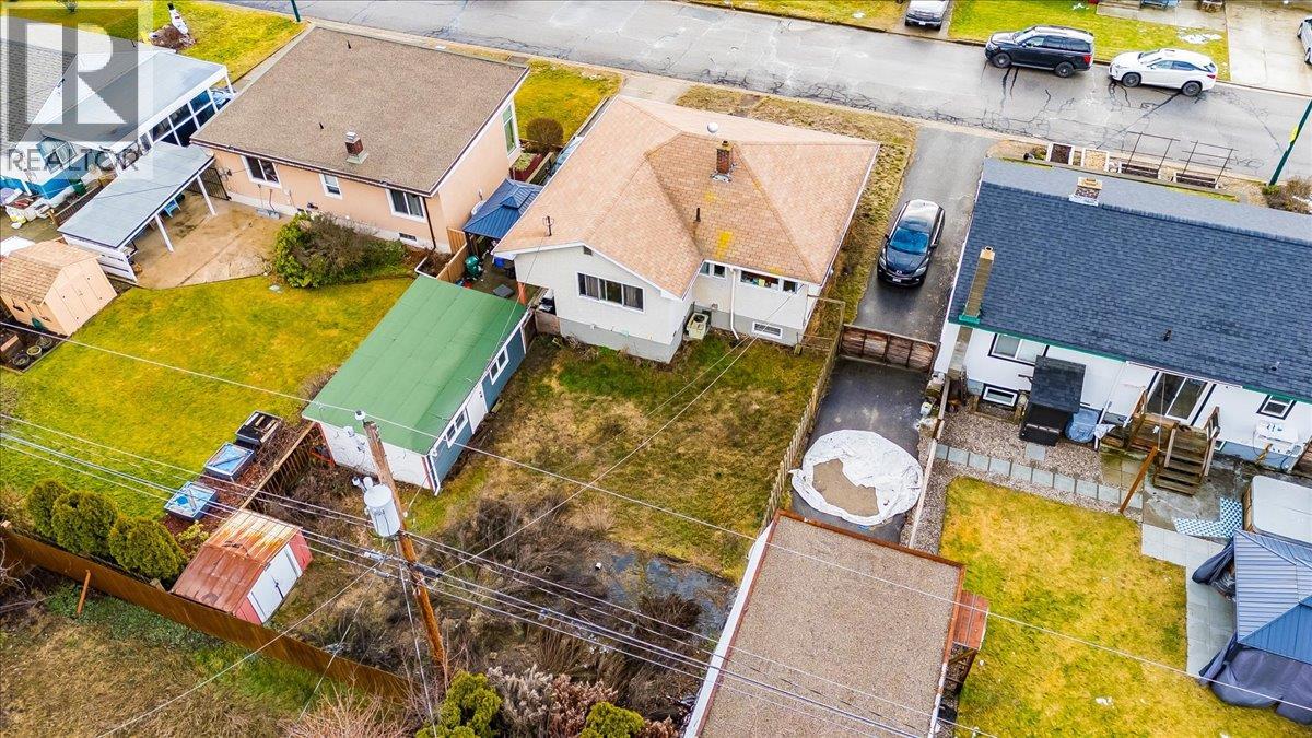 3323 DAHLIA Crescent, Trail