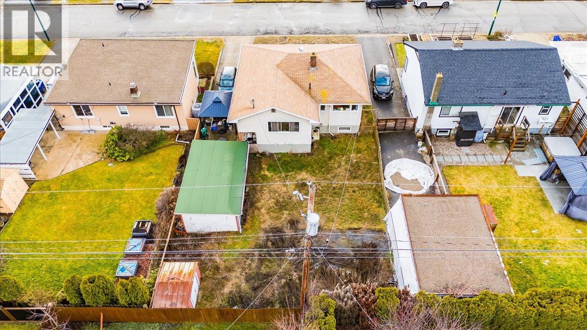 3323 DAHLIA Crescent, Trail