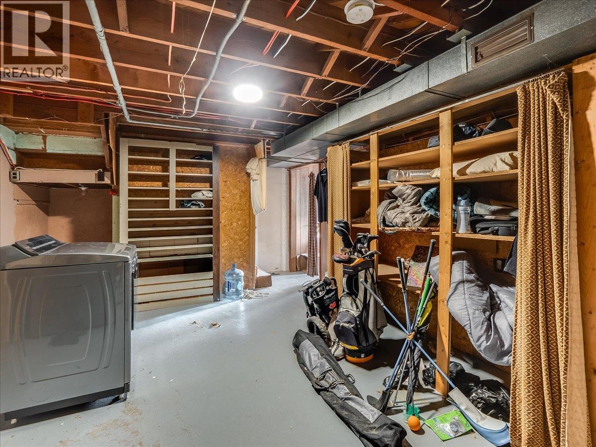 3323 DAHLIA Crescent, Trail