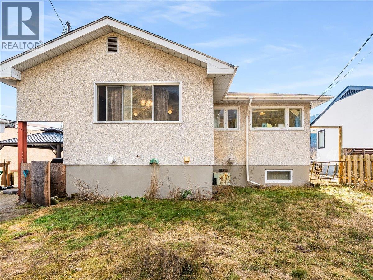 3323 DAHLIA Crescent, Trail