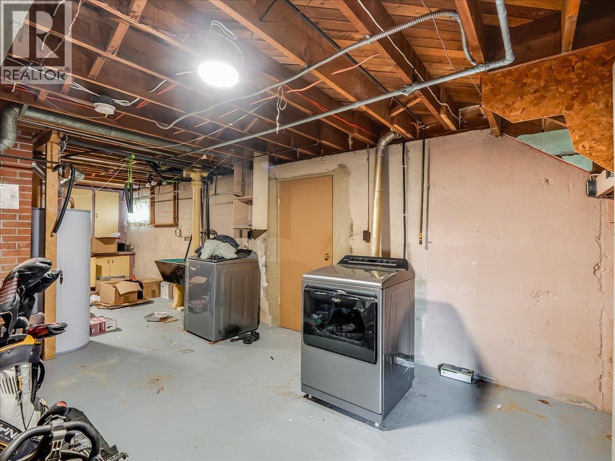 3323 DAHLIA Crescent, Trail