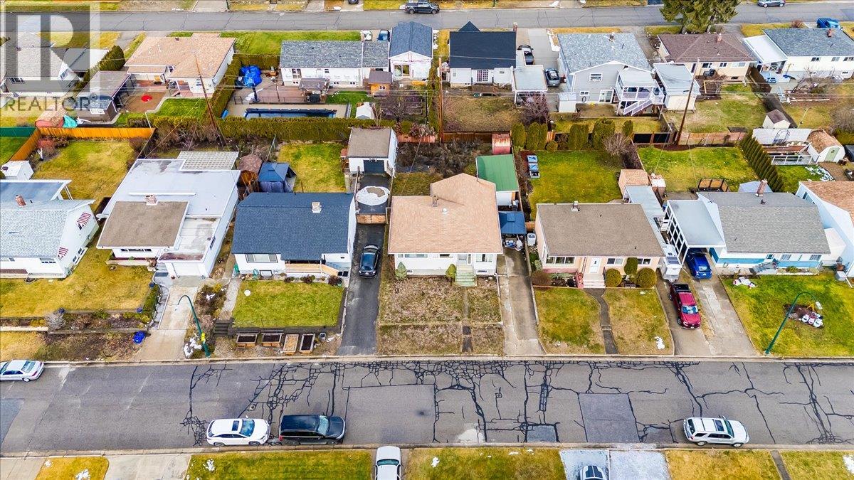 3323 DAHLIA Crescent, Trail