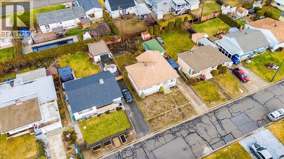 3323 DAHLIA Crescent, Trail